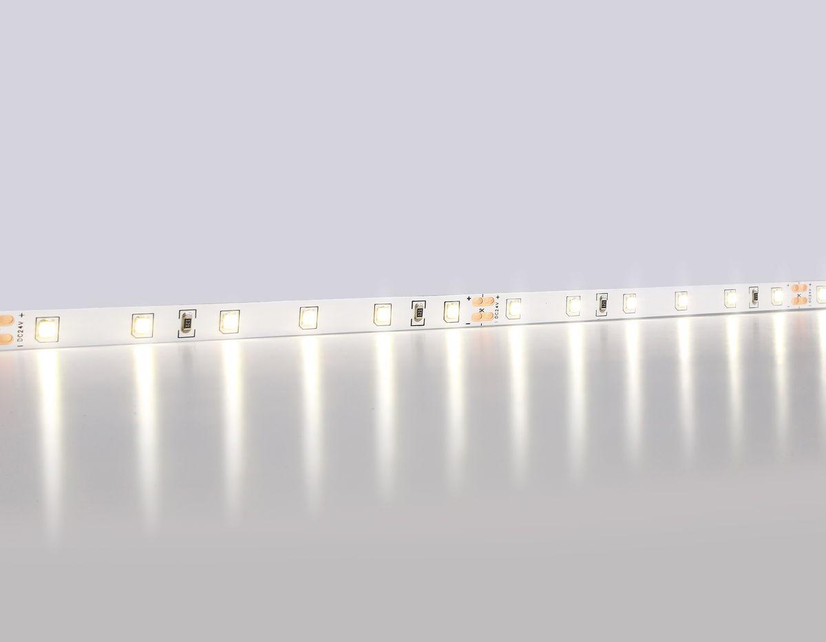 фото светодиодная лента дневной белый ambrella light 6w/m 60led/m 2835smd 4500к 5m gs3002 | 220svet.ru